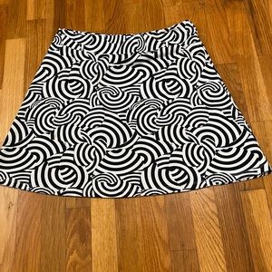 Molly M size medium black, and white abstract skirt
